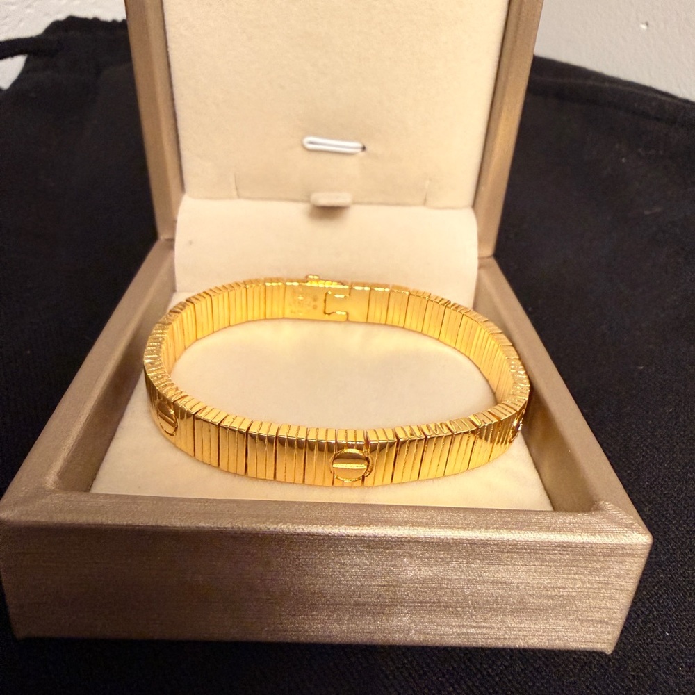 18K Gold Flexible Love Bracelet 17cm